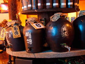 泡盛は甕貯蔵!!
